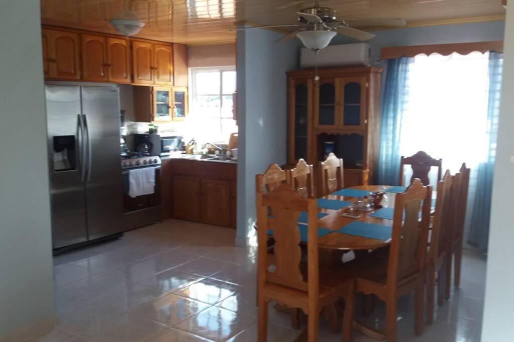 Urania House Villa Bocas Town Exterior foto