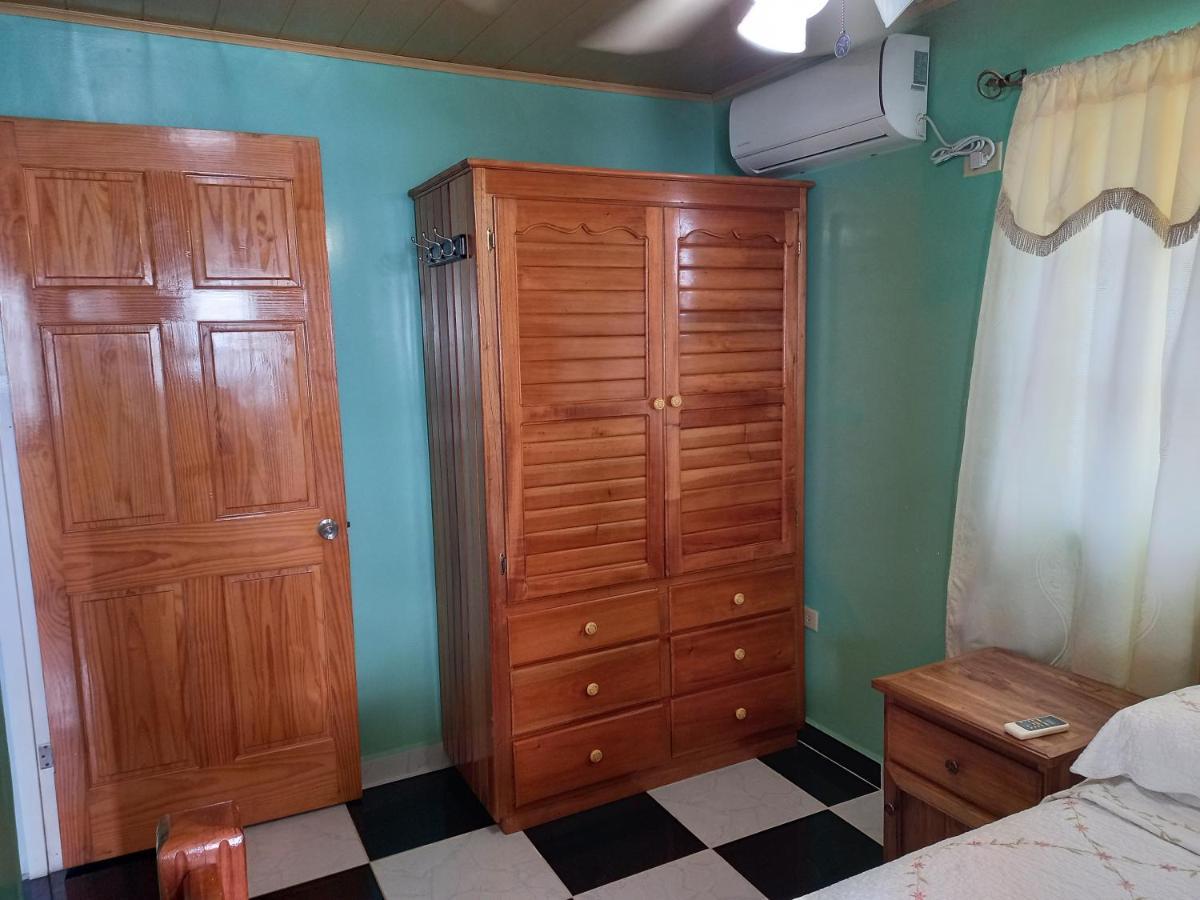 Urania House Villa Bocas Town Exterior foto